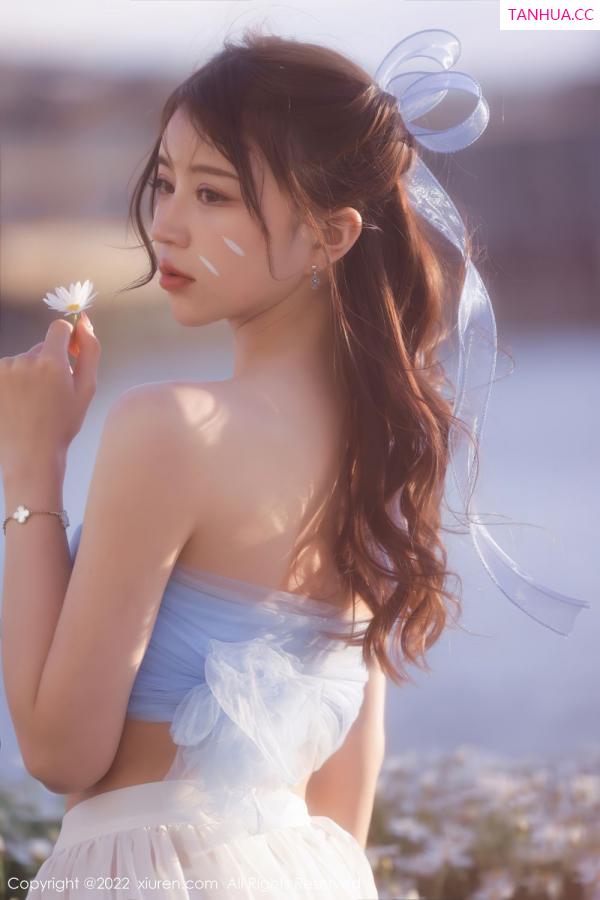 tina_甜仔  [XiuRen]高清写真图 2022.04.19 No.4888 tina_甜仔第10张图片